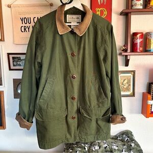 L.L Bean Adirondack Jacket Barn
Chore Green Coat Animal Graphic Lined Women’s L